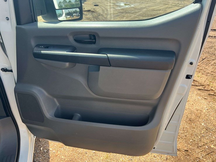 2018-utility-van-image-24