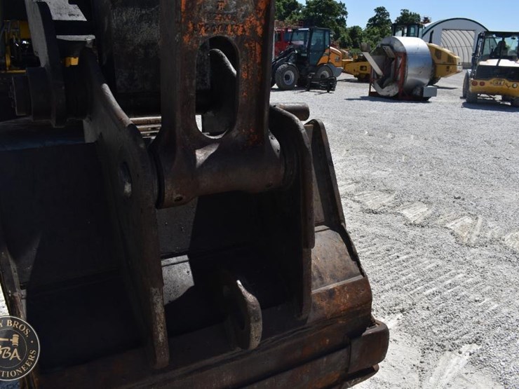 2010-deere-350d-lc-image-22