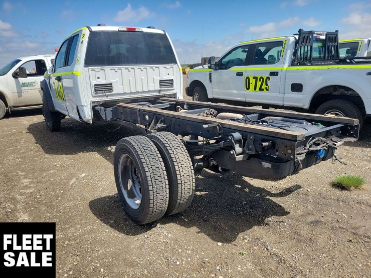 2021-ford-f550-image-8