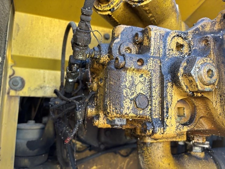 komatsu-pc200-l-image-46