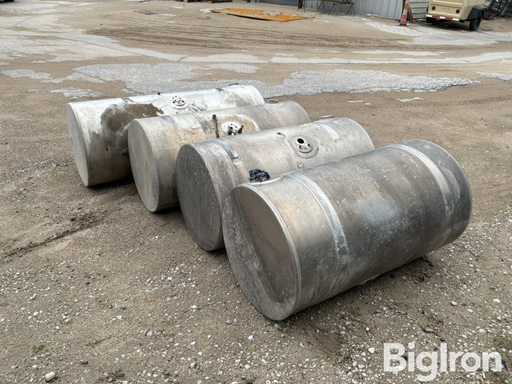 truck-tractor-fuel-tanks-image-8