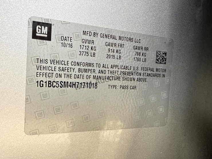 2017-chevrolet-cruze-ls-sdn-image-16