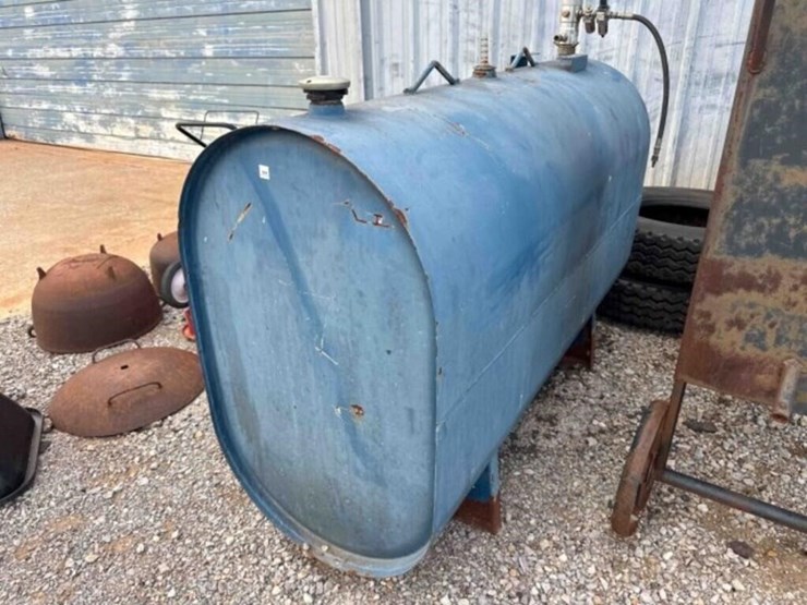 fuel-tank-on-stand,-6'-x-27"-x-44"-image-2