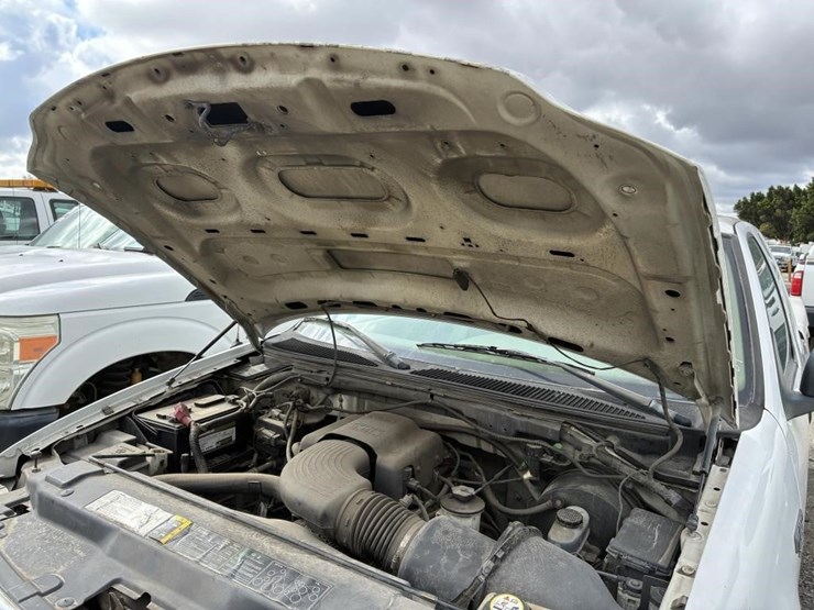 2004-ford-f150-xl-image-9