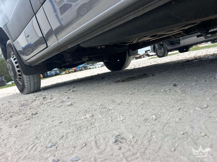 2021-mercedes-benz-sprinter-4500-image-32