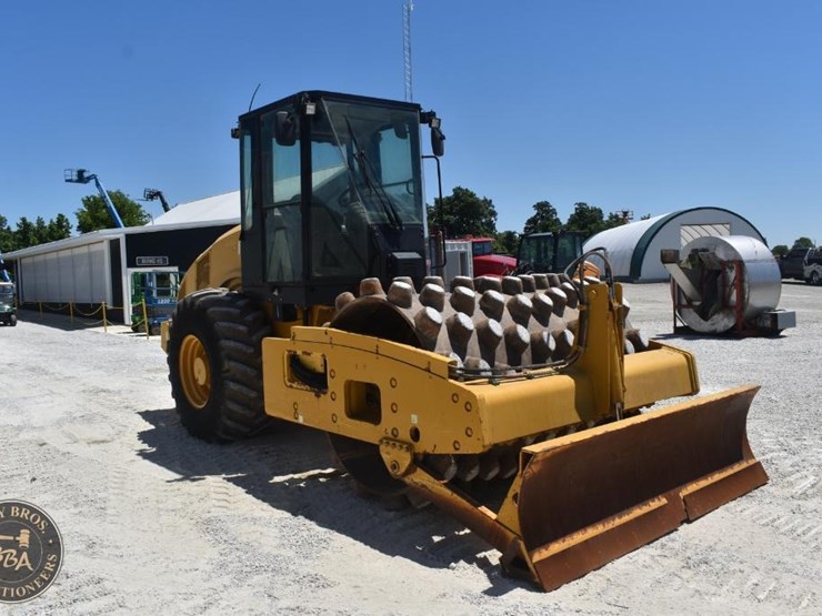 2012-caterpillar-cp56-image-21