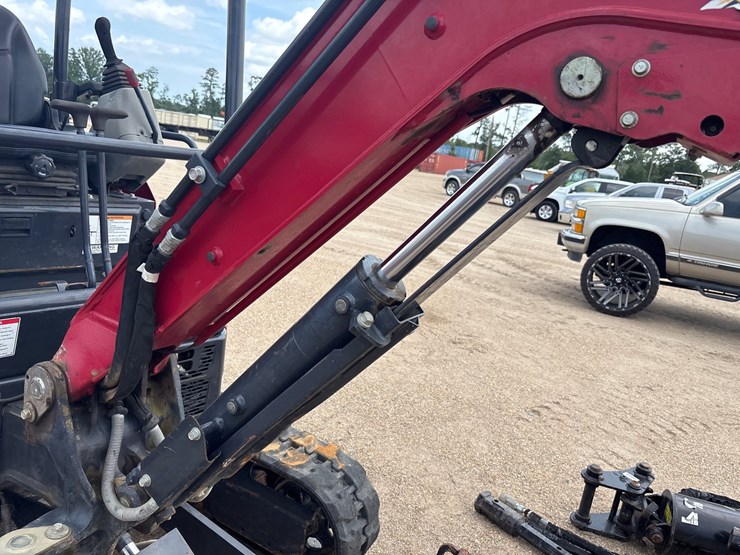 yanmar-vio25-6a-image-6