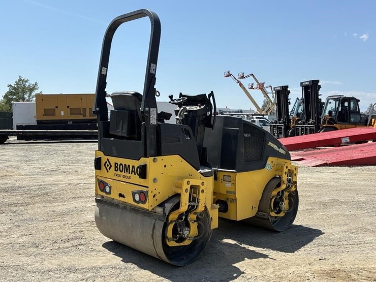 2019-bomag-bw120-image-3