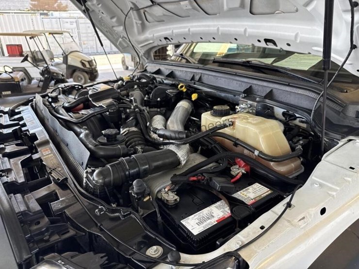 2016-ford-f550-image-18