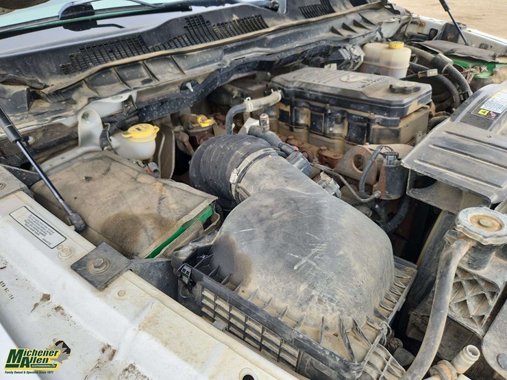 2011-dodge-3500-image-25