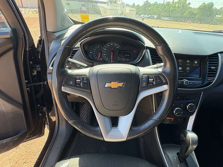 2019-chevrolet-trax-4-door-suv-(131,255-miles)-image-13