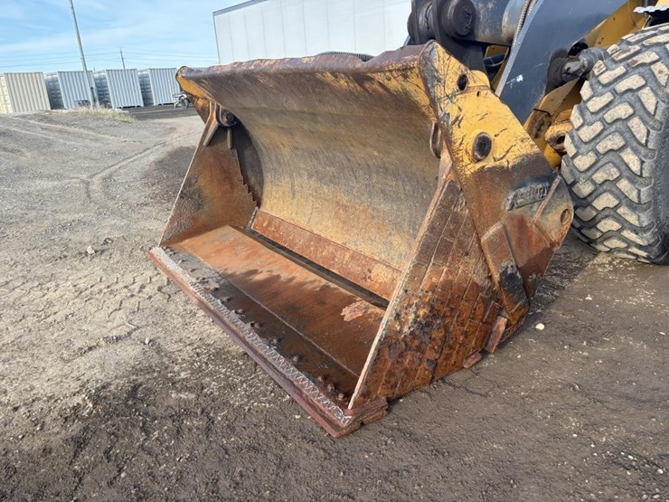 2005-deere-624j-image-9