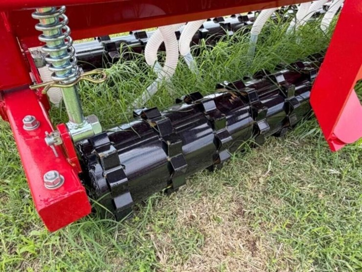 agt--72”-skid-steer/3pt-seeder-image-5