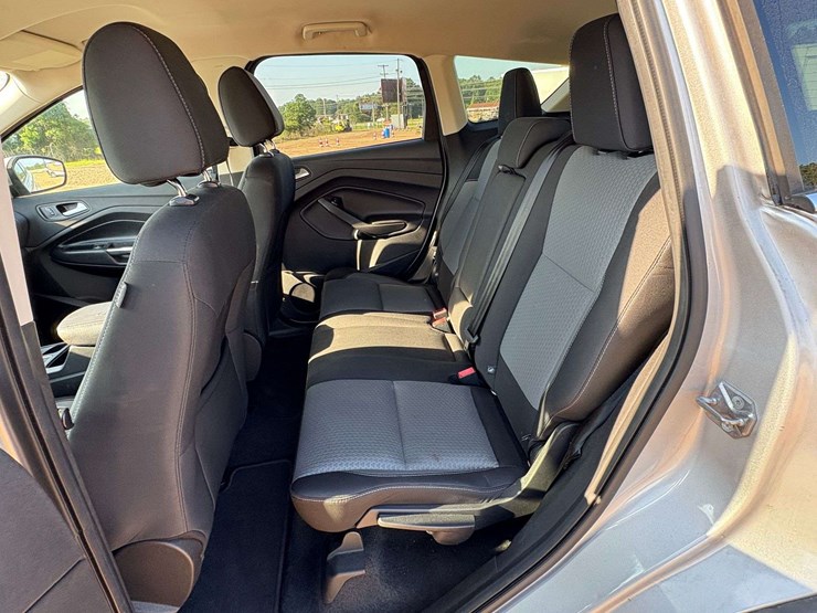 2017-ford-escape-se-image-17