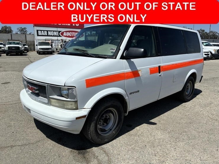 2000-gmc-safari-image-1