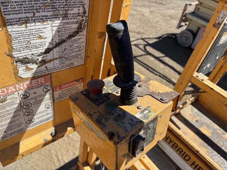 2005-custom-equipment-hb1030-image-5