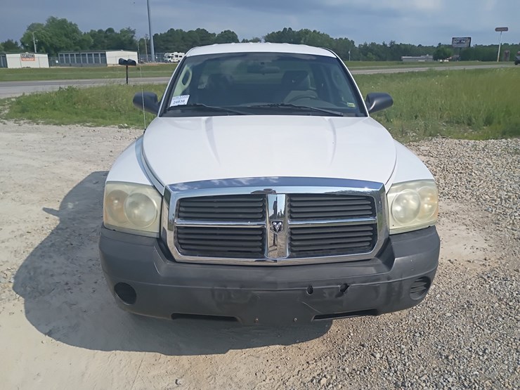 2005-dodge-dakota-image-12