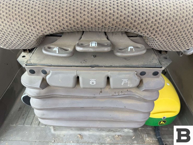 2018-john-deere-8270r-image-55