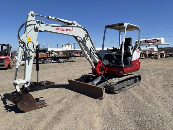 2016-takeuchi-tb240-image-1
