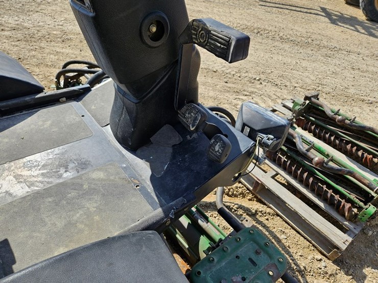 john-deere-3225c-image-23
