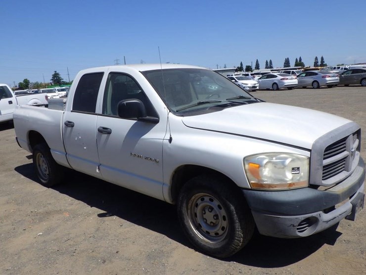 2006-dodge-ram-1500-image-2