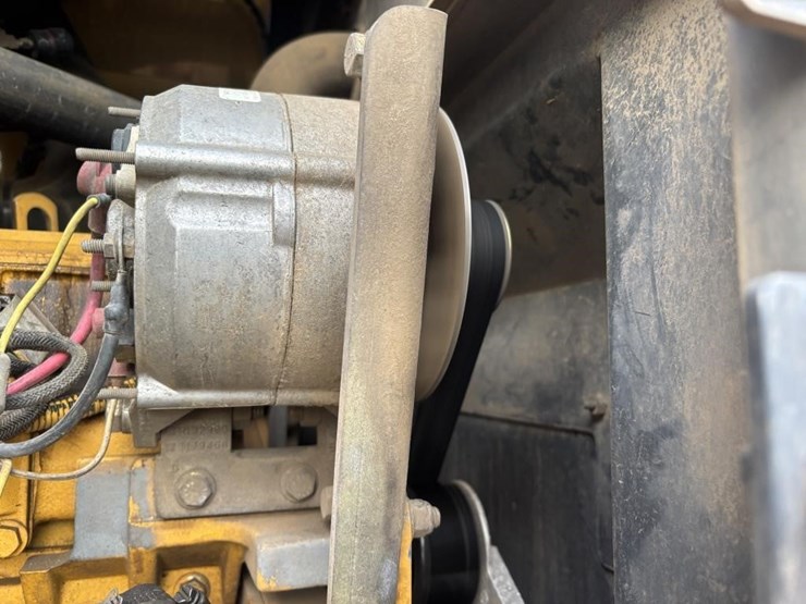 2005-deere-624j-image-51