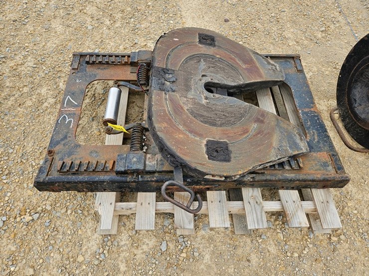 #5102-•-sliding-fifth-wheel-image-2