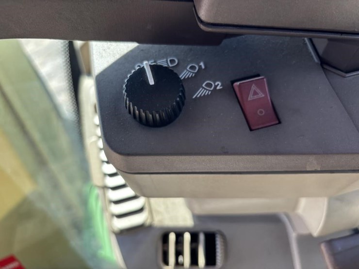 john-deere-6420-image-40