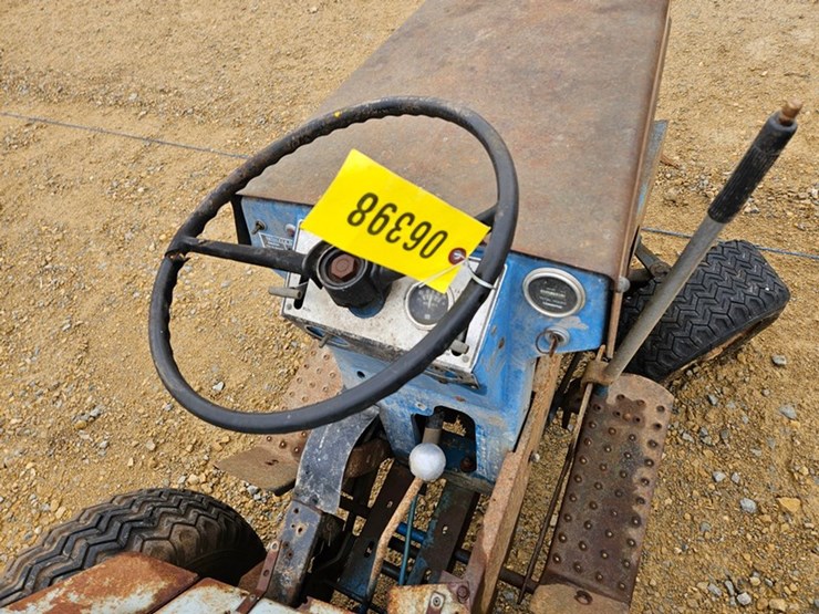 ford-100-image-11