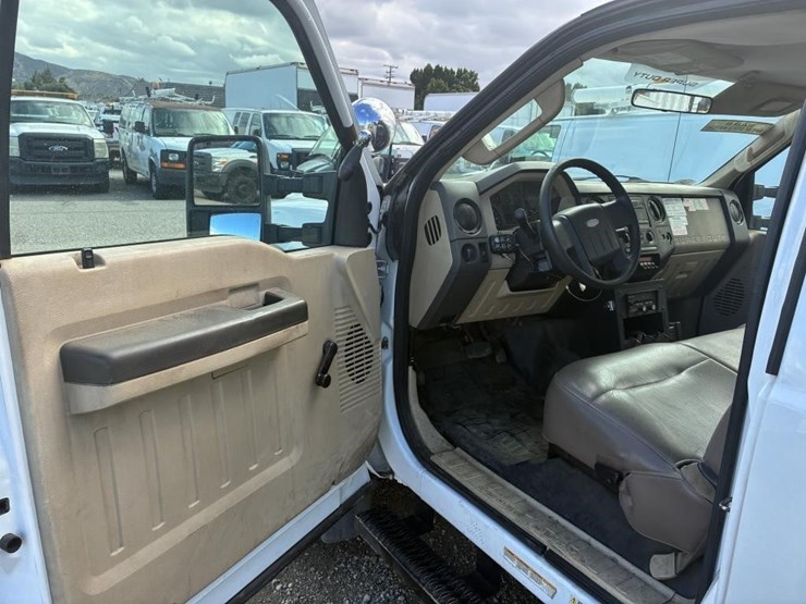 2010-ford-f450-image-17