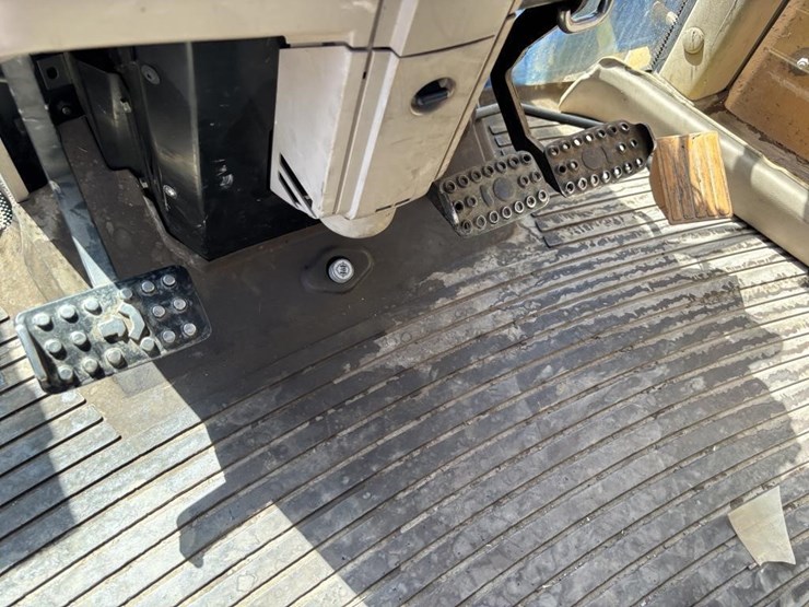 john-deere-6420-image-45