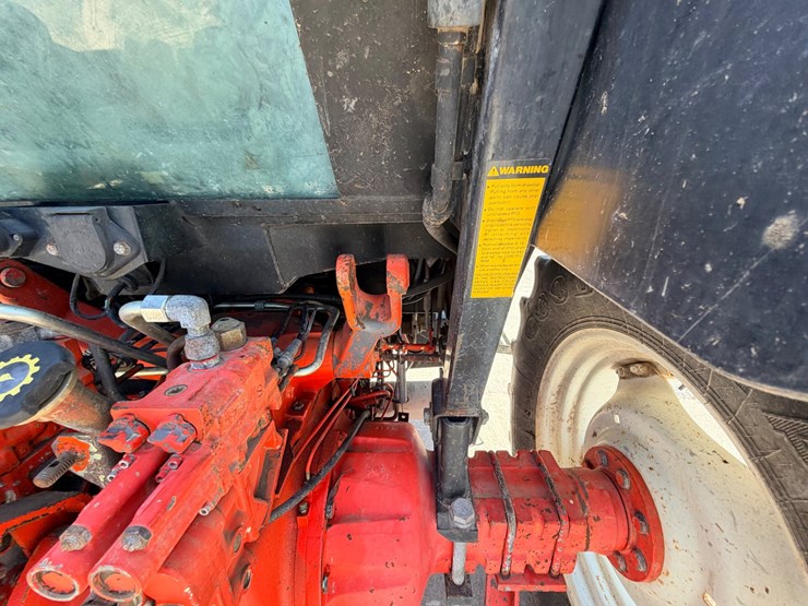 2000-new-holland-ts100-image-102