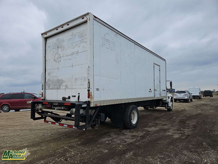 2011-international-durastar-4300-image-3