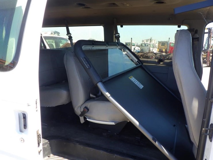 2000-ford-econoline-350-image-7