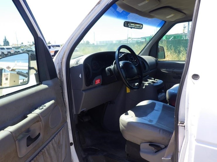 2000-ford-econoline-350-image-5