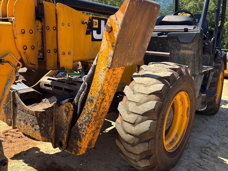 jcb-550-image-10