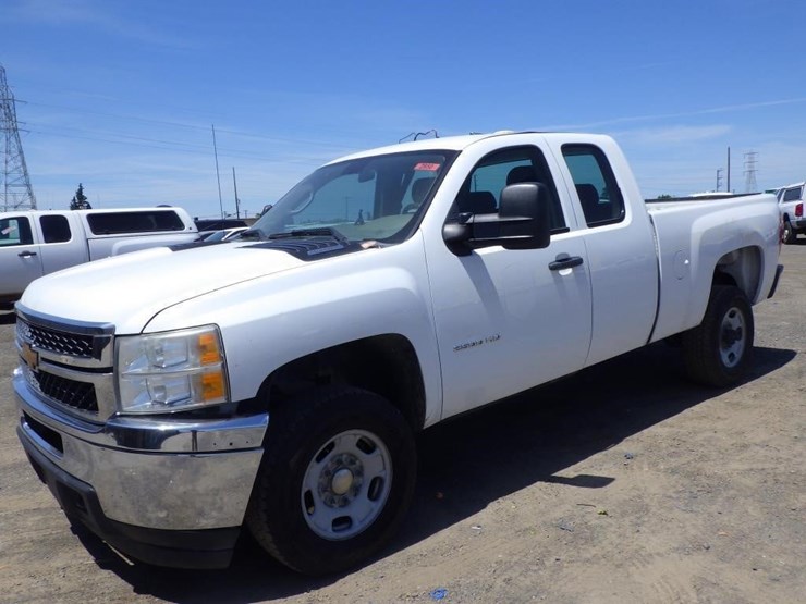 2013-chevrolet-2500hd-image-1