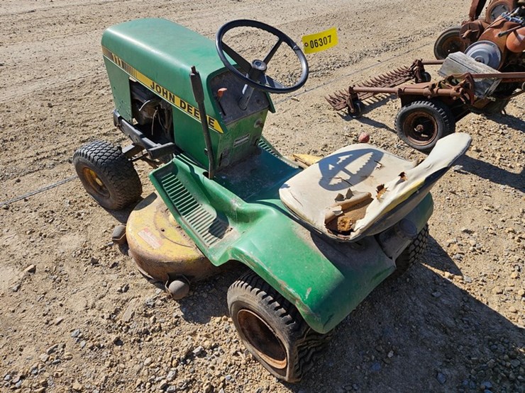 john-deere-111-image-3