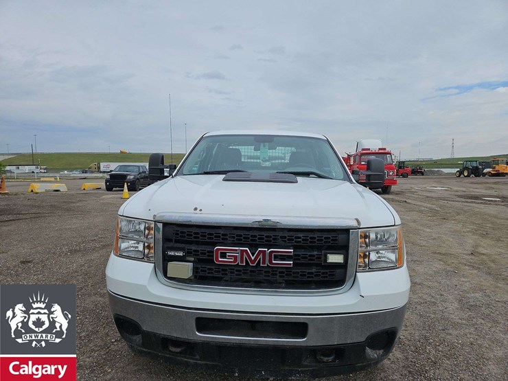 2013-gmc-sierra-2500hd-image-8