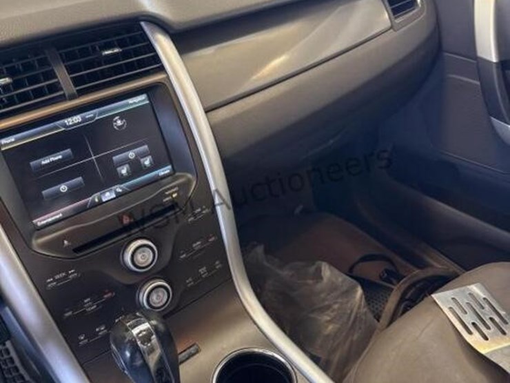 2011-ford-edge-sel-image-19
