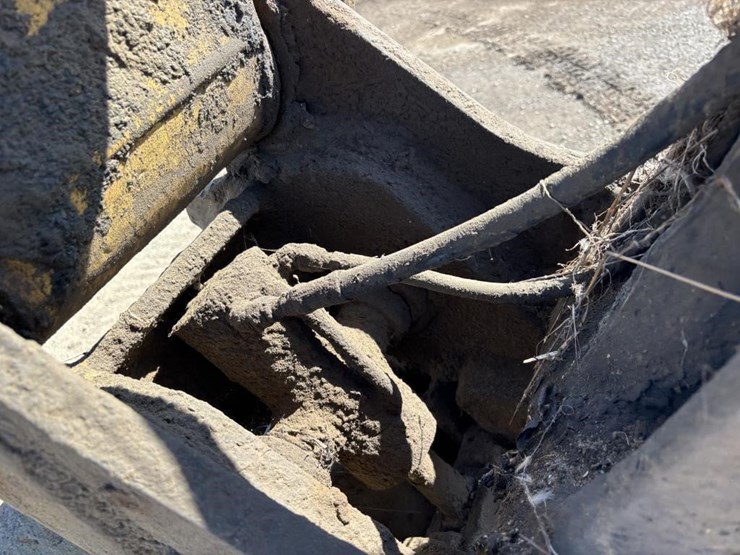 komatsu-pc200-l-image-11