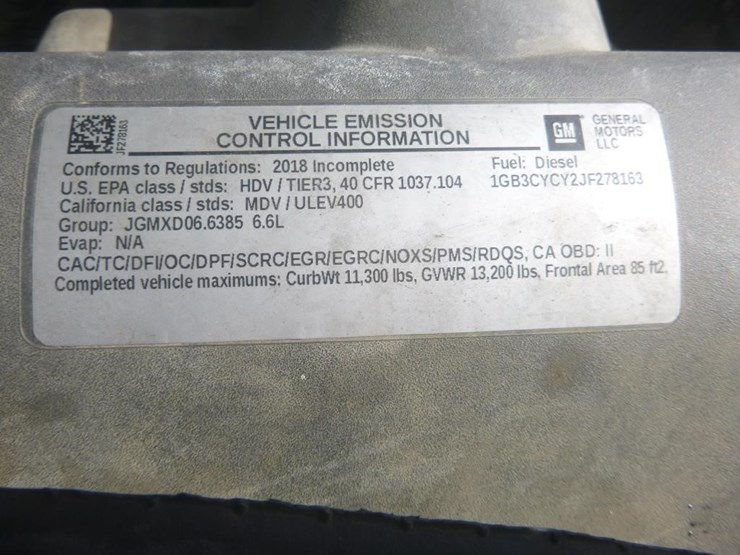 2018-chevrolet-3500-image-17