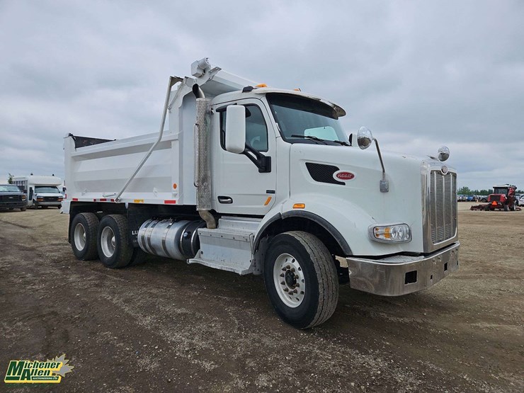2015-peterbilt-567-image-4