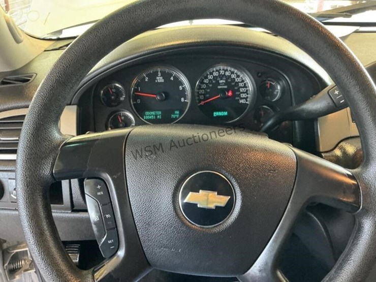 2014-chevrolet-tahoe-image-16