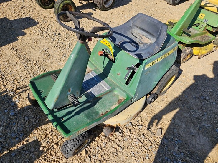 john-deere-la-image-1