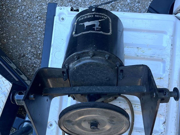 john-deere-140-image-1