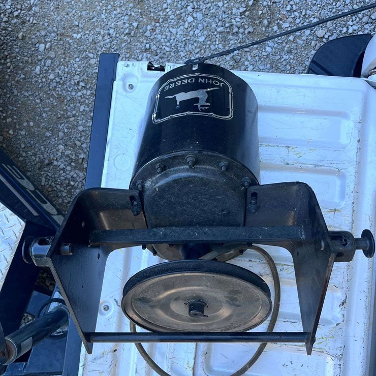 JOHN DEERE 140