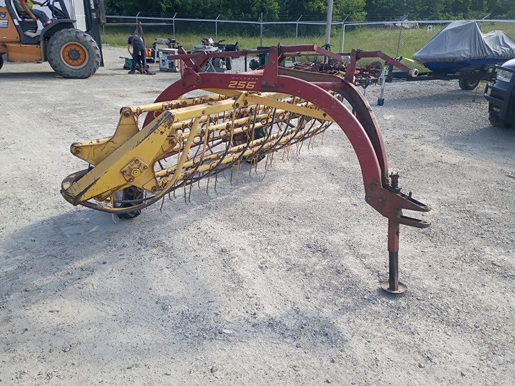 new-holland-256-image-7