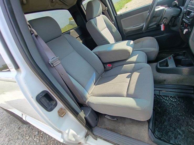2005-dodge-dakota-image-34