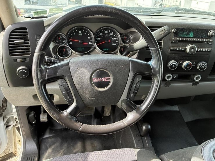 2012-gmc-2500hd-image-18